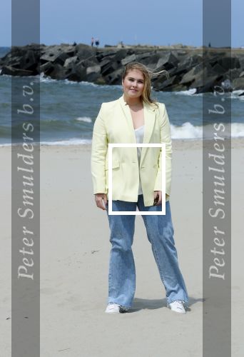 Den haag 30 juni 2023
Fotosessie op het strand Koning Willem Alexander, koningin Maxima en prinses Ariane, Prinses  Amalia en Prinses Alexia poseren tijdens de fotosessie op het strand met hond mambo.
