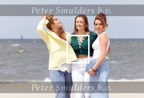 Den haag 30 juni 2023
Fotosessie op het strand Koning Willem Alexander, koningin Maxima en prinses Ariane, Prinses  Amalia en Prinses Alexia poseren tijdens de fotosessie op het strand met hond mambo.
