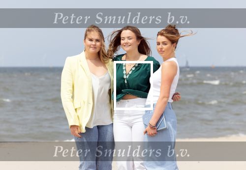 Den haag 30 juni 2023
Fotosessie op het strand Koning Willem Alexander, koningin Maxima en prinses Ariane, Prinses  Amalia en Prinses Alexia poseren tijdens de fotosessie op het strand met hond mambo.