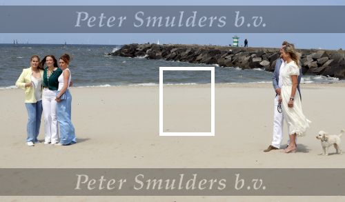 Den haag 30 juni 2023
Fotosessie op het strand Koning Willem Alexander, koningin Maxima en prinses Ariane, Prinses  Amalia en Prinses Alexia poseren tijdens de fotosessie op het strand met hond mambo.