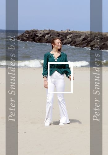 Den haag 30 juni 2023
Fotosessie op het strand Koning Willem Alexander, koningin Maxima en prinses Ariane, Prinses  Amalia en Prinses Alexia poseren tijdens de fotosessie op het strand met hond mambo.