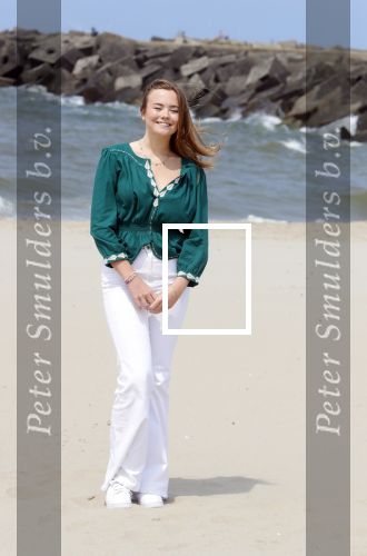 Den haag 30 juni 2023
Fotosessie op het strand Koning Willem Alexander, koningin Maxima en prinses Ariane, Prinses  Amalia en Prinses Alexia poseren tijdens de fotosessie op het strand met hond mambo.