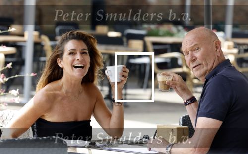 Naarden 17 juli 2023
Quinty Trustfull met haar manager Hans v d Veen op terras in naarden Vesting