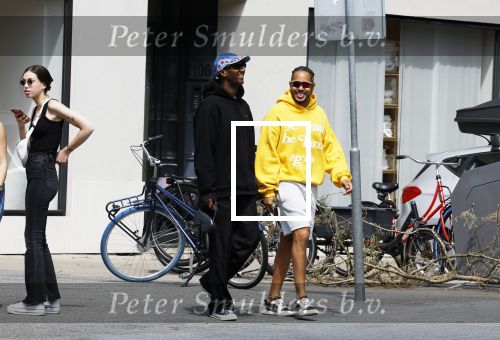 Amsterdam 18 juli 2023
Rapper Dio met een vriend in Amsterdam zuid.
