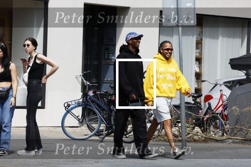 Amsterdam 18 juli 2023
Rapper Dio met een vriend in Amsterdam zuid.