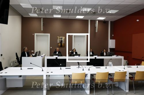 Assen 25 juli 2023
Rechtszaak Thijs Romer in de rechtbank van Assen Zijn moeder vader  Peter Romer en stiefmoeder kwamen met hem mee. Zijn advocaat is Wikke Monster