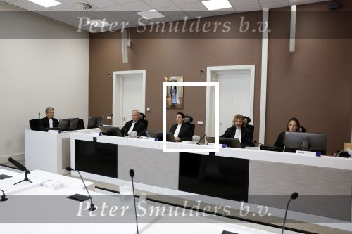 Assen 25 juli 2023
Rechtszaak Thijs Romer in de rechtbank van Assen Zijn moeder vader  Peter Romer en stiefmoeder kwamen met hem mee. Zijn advocaat is Wikke Monster