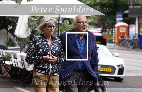 Amsterdam 16 juli 2023
Rob v d Meeberg met zijn vrouw in Amsterdam zuid.