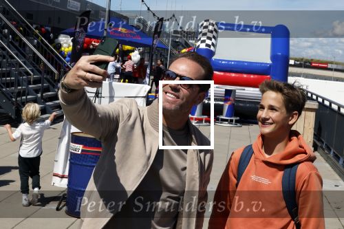 Zandvoort 6 juli 2023
Presentatie Formule 1 F1 spel van Robert Doornbos en Chantal Bles in de box van Redbull op circuitpark Zandvoort.