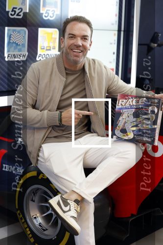 Zandvoort 6 juli 2023
Presentatie Formule 1 F1 spel van Robert Doornbos en Chantal Bles in de box van Redbull op circuitpark Zandvoort.