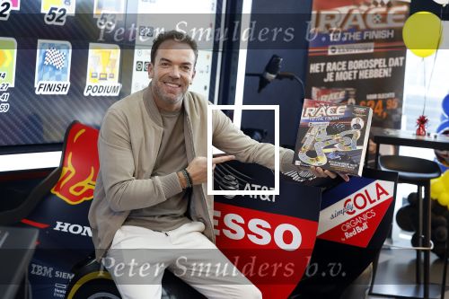 Zandvoort 6 juli 2023
Presentatie Formule 1 F1 spel van Robert Doornbos en Chantal Bles in de box van Redbull op circuitpark Zandvoort.