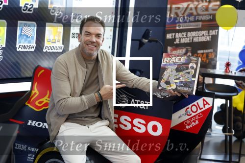 Zandvoort 6 juli 2023
Presentatie Formule 1 F1 spel van Robert Doornbos en Chantal Bles in de box van Redbull op circuitpark Zandvoort.