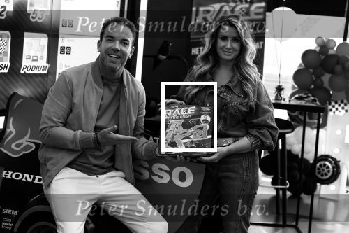 Zandvoort 6 juli 2023
Presentatie Formule 1 F1 spel van Robert Doornbos en Chantal Bles in de box van Redbull op circuitpark Zandvoort.