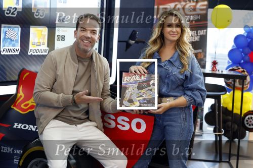 Zandvoort 6 juli 2023
Presentatie Formule 1 F1 spel van Robert Doornbos en Chantal Bles in de box van Redbull op circuitpark Zandvoort.