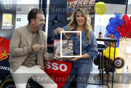 Zandvoort 6 juli 2023
Presentatie Formule 1 F1 spel van Robert Doornbos en Chantal Bles in de box van Redbull op circuitpark Zandvoort.