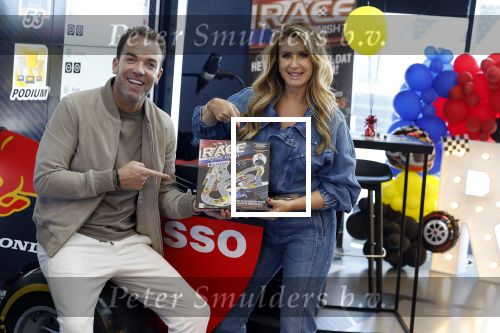 Zandvoort 6 juli 2023
Presentatie Formule 1 F1 spel van Robert Doornbos en Chantal Bles in de box van Redbull op circuitpark Zandvoort.