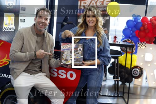 Zandvoort 6 juli 2023
Presentatie Formule 1 F1 spel van Robert Doornbos en Chantal Bles in de box van Redbull op circuitpark Zandvoort.