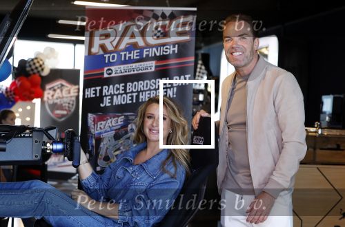 Zandvoort 6 juli 2023
Presentatie Formule 1 F1 spel van Robert Doornbos en Chantal Bles in de box van Redbull op circuitpark Zandvoort.