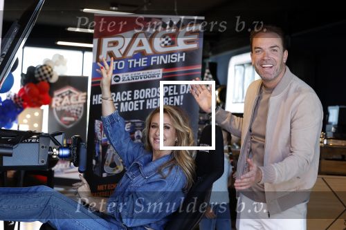 Zandvoort 6 juli 2023
Presentatie Formule 1 F1 spel van Robert Doornbos en Chantal Bles in de box van Redbull op circuitpark Zandvoort.