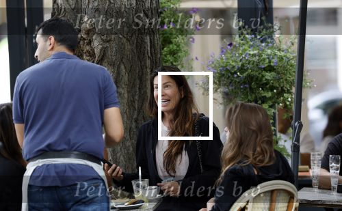 Amsterdam 14 juli 2023
Robine v d Meer met dochter en een vriendin  in Amsterdam zuid.