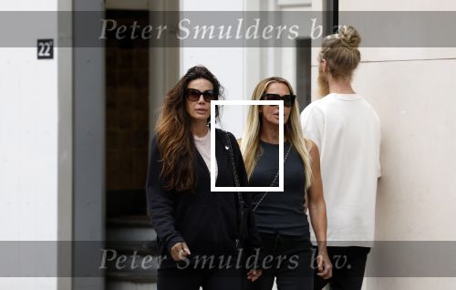 Amsterdam 14 juli 2023
Robine v d Meer met dochter en een vriendin  in Amsterdam zuid.