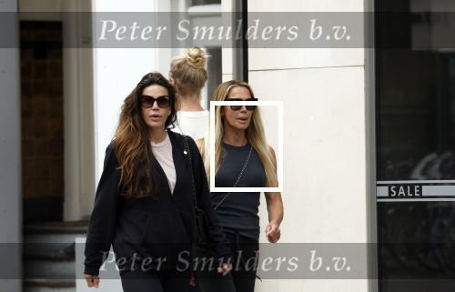 Amsterdam 14 juli 2023
Robine v d Meer met dochter en een vriendin  in Amsterdam zuid.