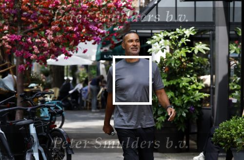 Amsterdam 18 juli 2023
Ruud Gullit en zijn vriendin Karin de Rooy op de cornelus Schuytstraat.