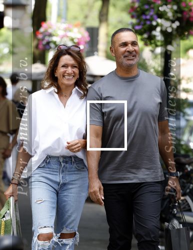 Amsterdam 18 juli 2023
Ruud Gullit en zijn vriendin Karin de Rooy op de cornelus Schuytstraat.