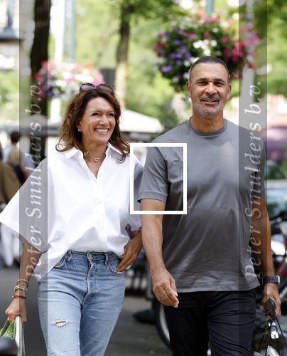Amsterdam 18 juli 2023
Ruud Gullit en zijn vriendin Karin de Rooy op de cornelus Schuytstraat.