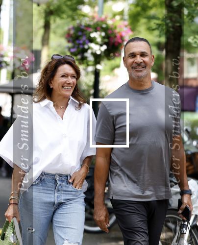 Amsterdam 18 juli 2023
Ruud Gullit en zijn vriendin Karin de Rooy op de cornelus Schuytstraat.