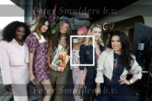 Amsterdam 4 juli 2023
Presentatie Kek Mama cover met Kim Feenstra en Maria Tailort in het Double Tree hotel.
Real Housewifes of Amsterdam met v.l.n.r Sherry AnnPerson Tamara Elbaz Maria Tailor Djamila Celina SuSusanna Klibansky en Kimmylien Nguyen