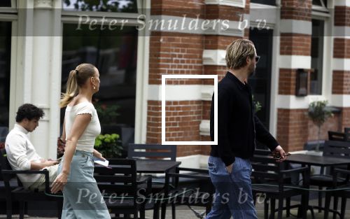 Amsterdam 21 juli 2023
Thijs Romer rijdt naar het huis van Noor Groot . Hij parkeert zijn auto ergens anders en loopt naar haar huis . 30 min later loopt hij weg  en 10 seconden later komt Noor achter hem aangerend.  Ze lopen ergens heen en ruim anderhalf uur later komt Noor alleen terug Thijs loopt naar zijn auto en rijdt weg.