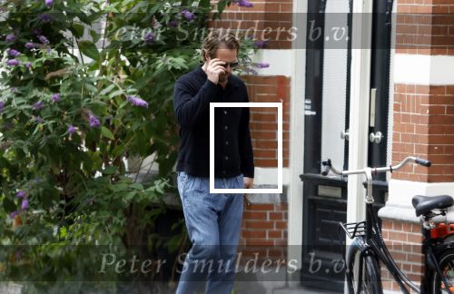 Amsterdam 21 juli 2023
Thijs Romer rijdt naar het huis van Noor Groot . Hij parkeert zijn auto ergens anders en loopt naar haar huis . 30 min later loopt hij weg  en 10 seconden later komt Noor achter hem aangerend.  Ze lopen ergens heen en ruim anderhalf uur later komt Noor alleen terug Thijs loopt naar zijn auto en rijdt weg.