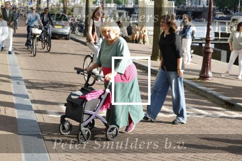Amsterdam 6 juli 2023
Amsterdamse premiere in carre van musical Les Miserables.
Tineke de Nooij met rolator