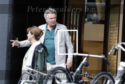 Amsterdam 22 juli 2023
Tom Egbers en zijn vrouw Janke Dekker winkelend in Amsterdam zuid. Ze waren oa bij Suit supply en de Joffers.