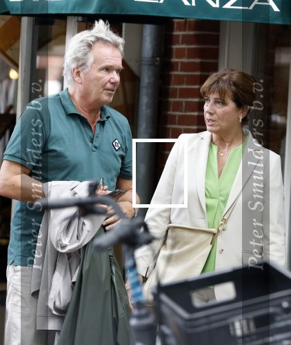 Amsterdam 22 juli 2023
Tom Egbers en zijn vrouw Janke Dekker winkelend in Amsterdam zuid. Ze waren oa bij Suit supply en de Joffers.