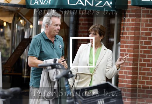 Amsterdam 22 juli 2023
Tom Egbers en zijn vrouw Janke Dekker winkelend in Amsterdam zuid. Ze waren oa bij Suit supply en de Joffers.