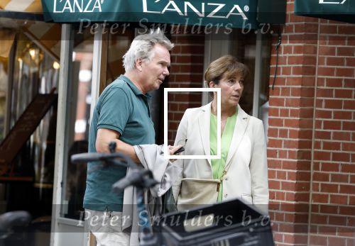Amsterdam 22 juli 2023
Tom Egbers en zijn vrouw Janke Dekker winkelend in Amsterdam zuid. Ze waren oa bij Suit supply en de Joffers.