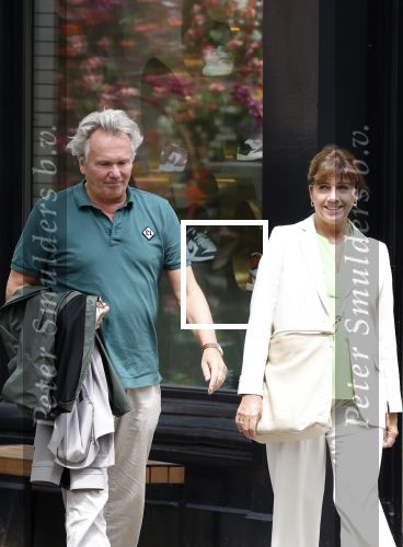 Amsterdam 22 juli 2023
Tom Egbers en zijn vrouw Janke Dekker winkelend in Amsterdam zuid. Ze waren oa bij Suit supply en de Joffers.