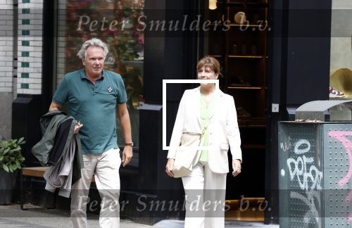 Amsterdam 22 juli 2023
Tom Egbers en zijn vrouw Janke Dekker winkelend in Amsterdam zuid. Ze waren oa bij Suit supply en de Joffers.