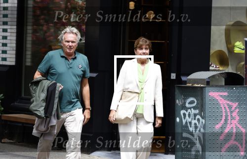 Amsterdam 22 juli 2023
Tom Egbers en zijn vrouw Janke Dekker winkelend in Amsterdam zuid. Ze waren oa bij Suit supply en de Joffers.