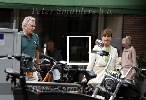 Amsterdam 22 juli 2023
Tom Egbers en zijn vrouw Janke Dekker winkelend in Amsterdam zuid. Ze waren oa bij Suit supply en de Joffers.