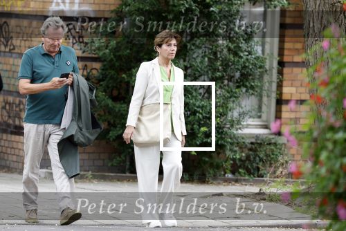 Amsterdam 22 juli 2023
Tom Egbers en zijn vrouw Janke Dekker winkelend in Amsterdam zuid. Ze waren oa bij Suit supply en de Joffers.