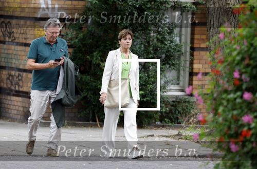 Amsterdam 22 juli 2023
Tom Egbers en zijn vrouw Janke Dekker winkelend in Amsterdam zuid. Ze waren oa bij Suit supply en de Joffers.