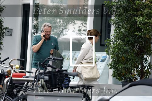 Amsterdam 22 juli 2023
Tom Egbers en zijn vrouw Janke Dekker winkelend in Amsterdam zuid. Ze waren oa bij Suit supply en de Joffers.