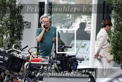 Amsterdam 22 juli 2023
Tom Egbers en zijn vrouw Janke Dekker winkelend in Amsterdam zuid. Ze waren oa bij Suit supply en de Joffers.