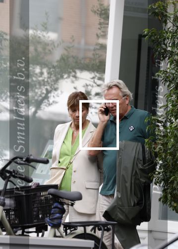 Amsterdam 22 juli 2023
Tom Egbers en zijn vrouw Janke Dekker winkelend in Amsterdam zuid. Ze waren oa bij Suit supply en de Joffers.