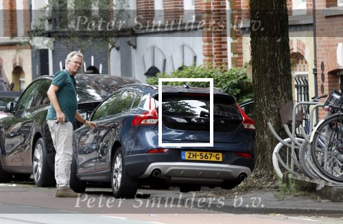 Amsterdam 22 juli 2023
Tom Egbers en zijn vrouw Janke Dekker winkelend in Amsterdam zuid. Ze waren oa bij Suit supply en de Joffers.
