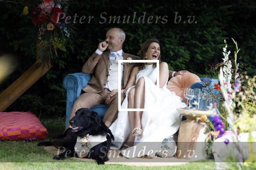 Arnhem 7 juli 2024
Annemarie Bruning en Frits Maeijer trouwen . Hun honden moeder en zoon zijn de getuigen . Marlayne Sahupala in de BAB en zingt verschillende liedjes .