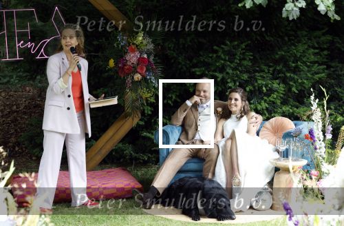 Arnhem 7 juli 2024
Annemarie Bruning en Frits Maeijer trouwen . Hun honden moeder en zoon zijn de getuigen . Marlayne Sahupala in de BAB en zingt verschillende liedjes .